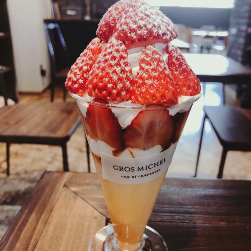 フルーツパフェ(GROS MICHEL  cup of character.)