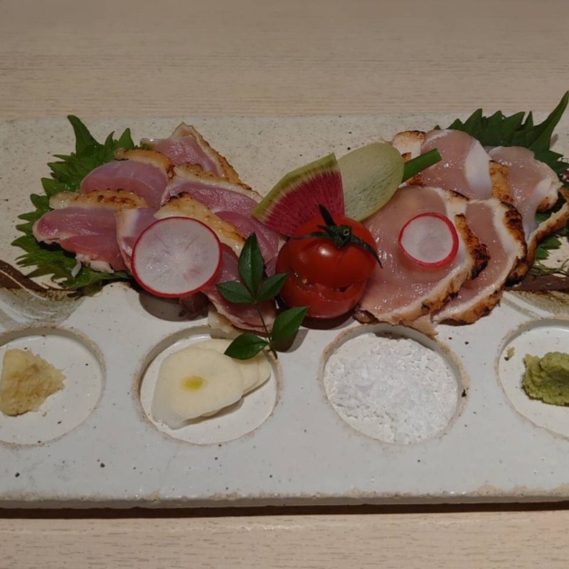 黒薩摩鷄の桜島溶岩焼〜たたき風〜(阪急うめだ本店 地鶏づくし 吹上舎)