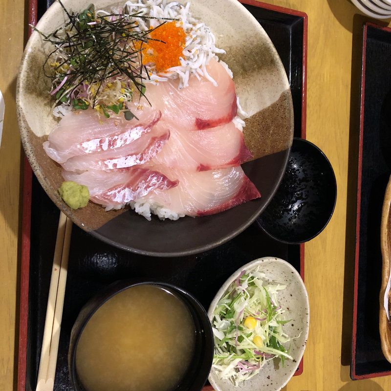 三色丼(銀座船形 大手町)