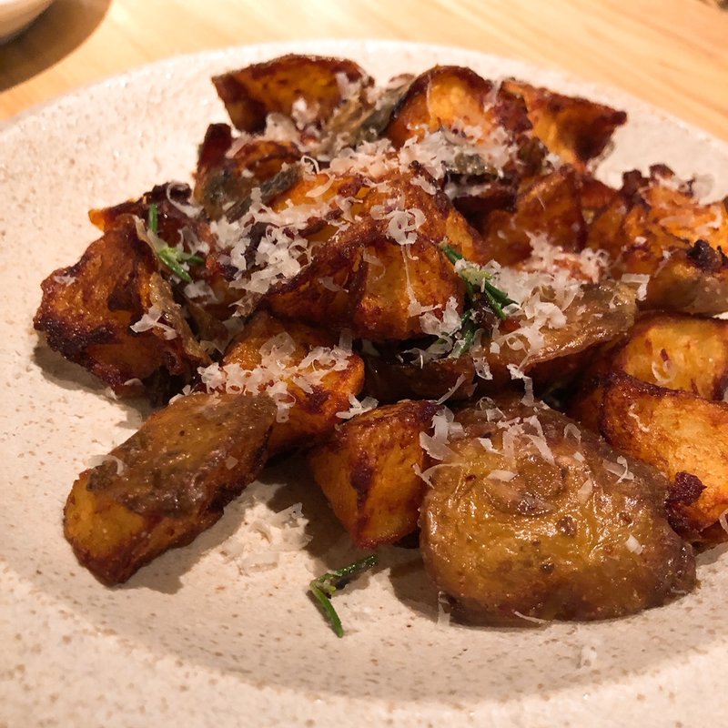 ローズマリー風味のフライドポテト(Wine Stand Carpeino)