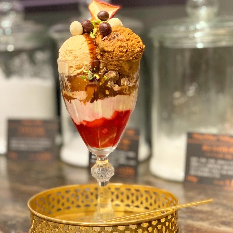 焼きりんごパフェ(ファーイーストバザール エキマルシェ大阪 （FAR EAST BAZAAR）)