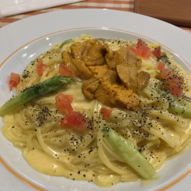 たっぷりうにのカルボナーラ(ドナ 中野坂上店)