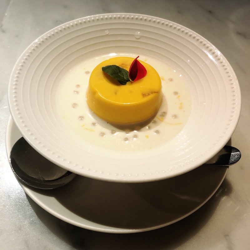 マンゴープリンとココナッツミルク(過門香 銀座店)