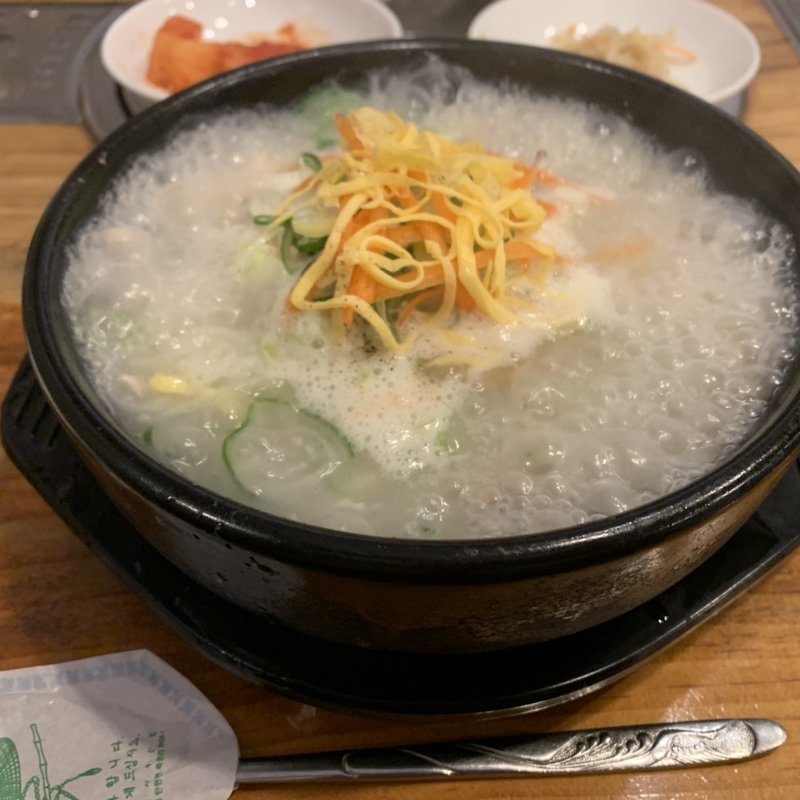 参鶏湯(ハンヤン 本店)