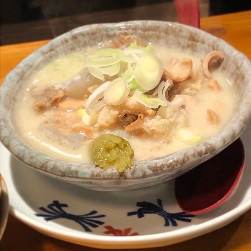 ホルモン煮込み(白金ホルモンまる福)