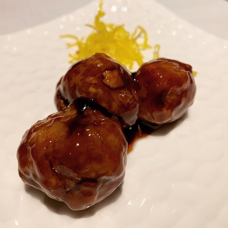 黒酢の酢豚(中国飯店 六本木店)