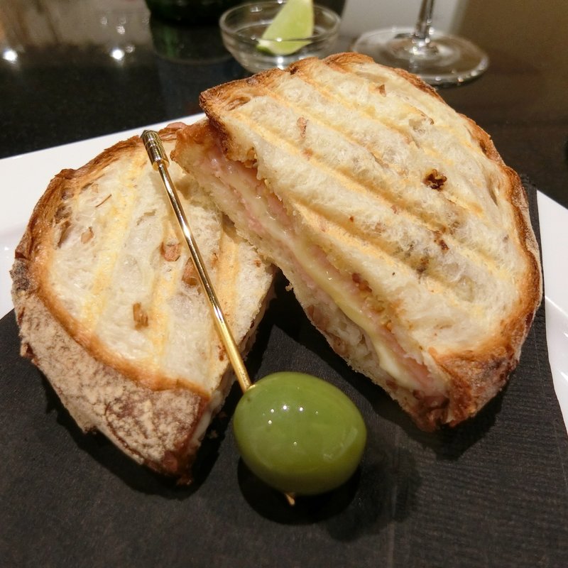 国産ロースハムのクロックムッシュ(THE STAND)