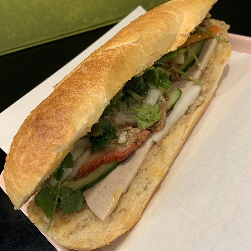 豚バラ香味料焼きバインミー(BANH MI NGON NGON TAKADANOBABA)