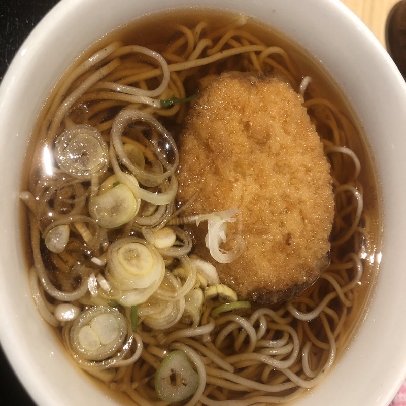 コロッケそば(いろり庵きらくそば 上野)