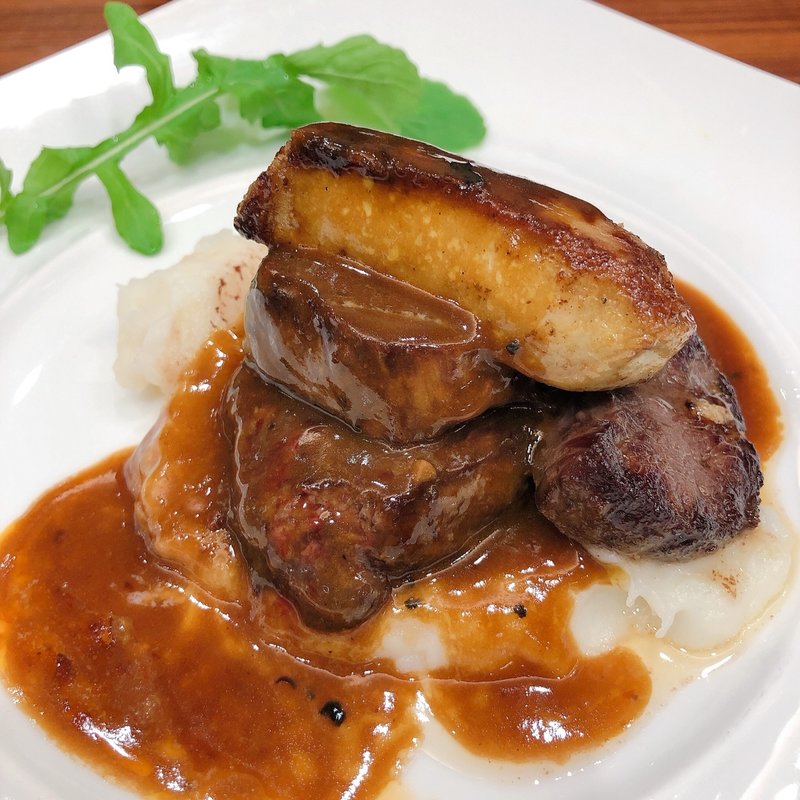 牛さがりステーキとフォアグラ　トリュフソース(グリル&ベーカリー THE SEASON ミント神戸店)