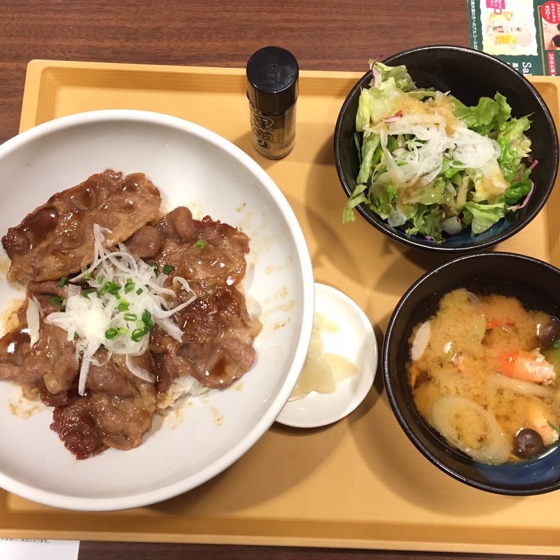 イベリコ豚丼と蟹の鉄砲汁　サラダ付き(桃菜 柏光ヶ丘店)