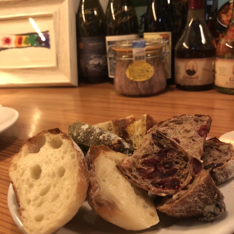 自家製パンの盛り合わせ(JET BAKER)