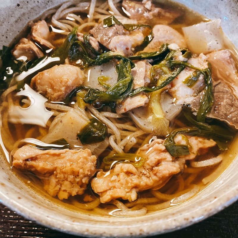 牛すじそば(手打ちそば屋 庵)