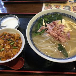 鶏肉米線+麻婆丼(中国雲南酒膳坊 過橋米線 日暮里店)