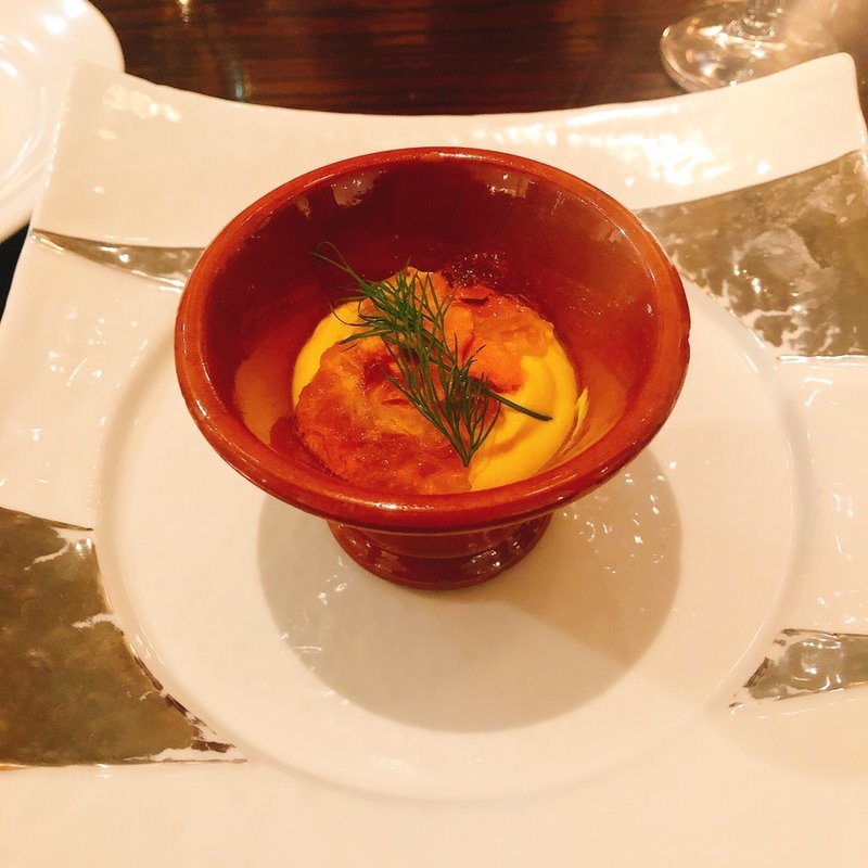 人参のムース　コンソメジュレと雲丹を添えて(アンシャンテ ハービス梅田 （Enchante Herbis Umeda）)