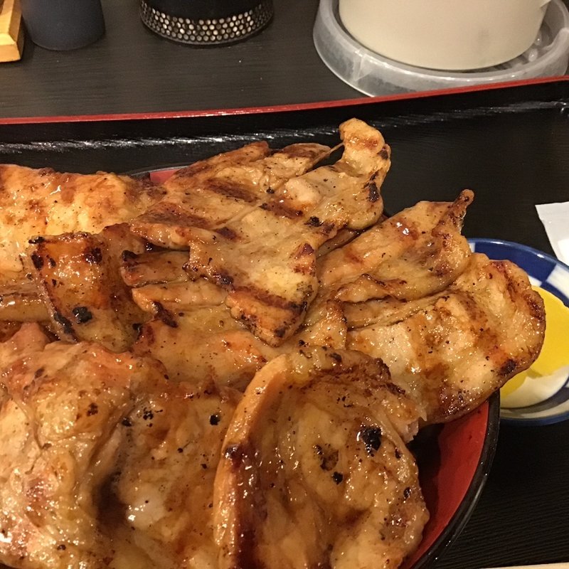 豚丼ミックス　レギュラーサイズ（肉6枚）(ぶたいち 東京人形町店)