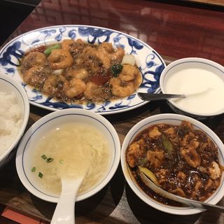 海老チリ+ミニ麻婆豆腐(陳麻婆豆腐 赤坂店 （チンマーボードウフ）)
