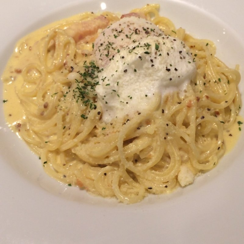 カルボナーラ(元祖 壁の穴 新宿西口店 )