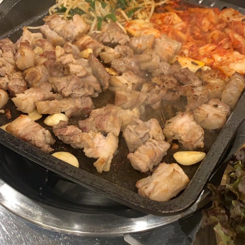 (韓国食堂 豚の貯金箱)