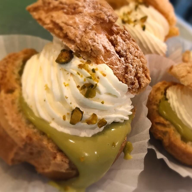 生バナナのピスタチオシュー(バナナファクトリー)