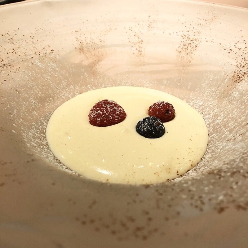 ホワイトチョコとグラッパのクレーマ(CUCINA ITALIANA ＆ BAR SFIDA)