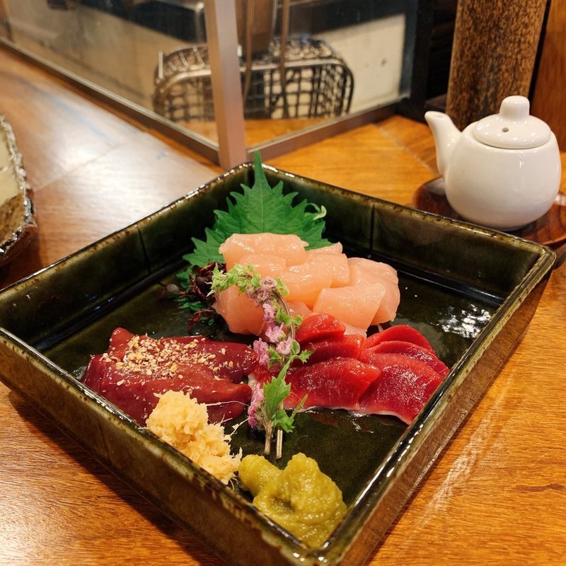 新鮮お造り三種(炭火焼き鳥　和歌鳥)