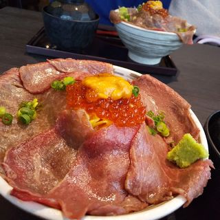 肉ドレス海鮮丼(吉祥寺 肉ドレス海鮮丼 本店)