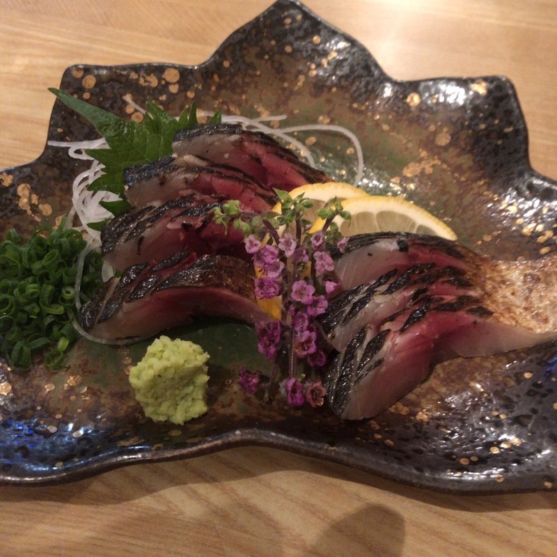 鯖炙り刺し(大地と海のめぐみ 魚 （だいちとうみのめぐみ ぎょっ）)