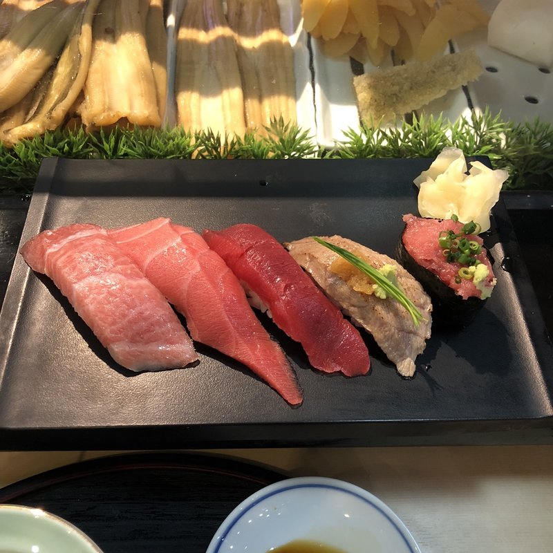 特選五貫 まぐろ(すしざんまい 本店)