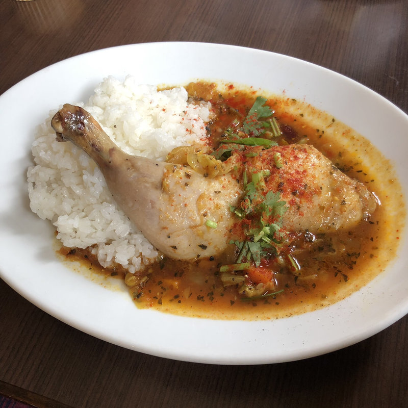 骨付きもも肉のスープカレー(ビストロ139)