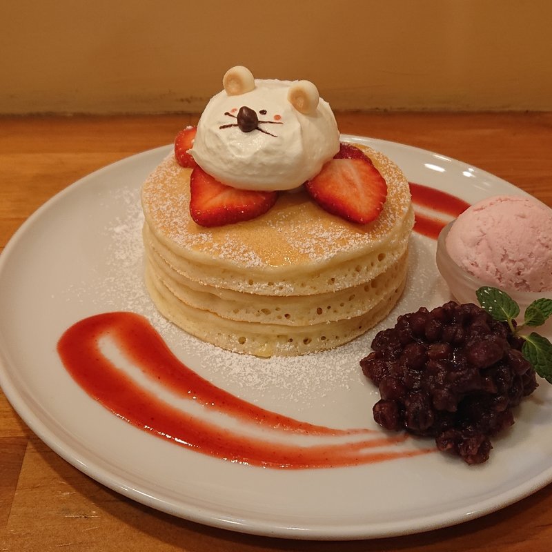 小豆と苺と塩生クリームのパンケーキ(パンケーキママカフェ VoiVoi （ヴォイヴォイ）)