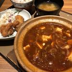 四川麻婆豆腐とから揚げの定食
