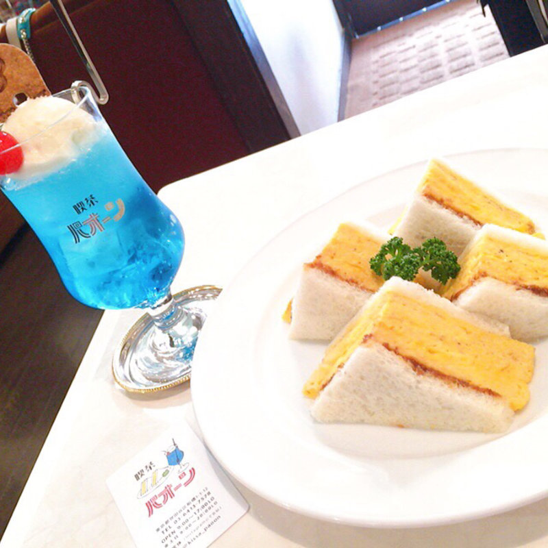 たまごサンドとクリームソーダ(喫茶パオーン)