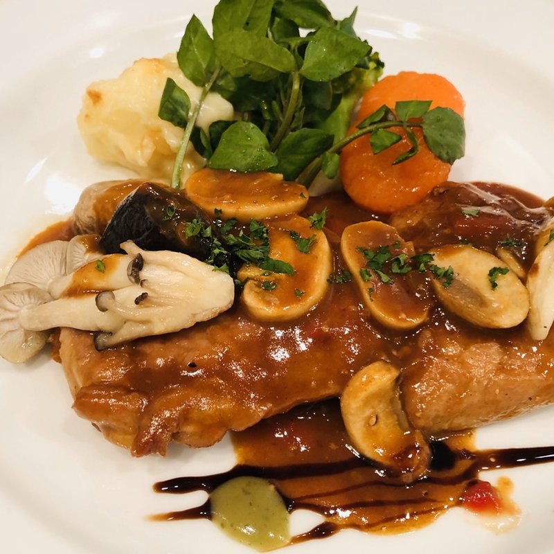 豚ヒレのソテー狩人風(イル・ド・パスイオン)