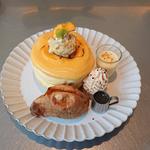 絶品焼き芋!のパンケーキ～熊野農園安納芋『こがね』～(レインボーパンケーキ （RAINBOW PANCAKE）)