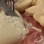 ブーラッタチーズ、洋梨、パルマ産生ハム