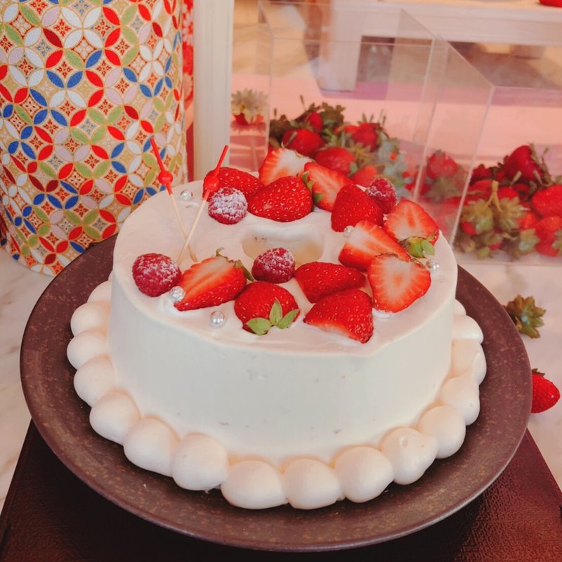 苺シフォン和三盆クリーム(シースケープ テラス・ダイニング)