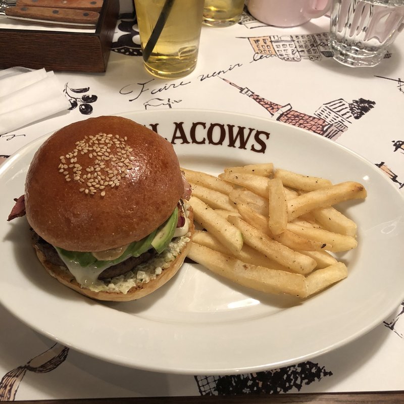 ベーコンチーズアボカドバーガー(BLACOWS)