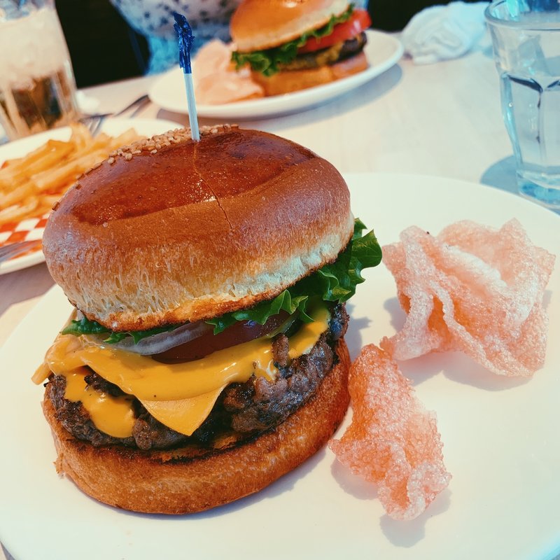 (Teddy's Bigger Burgers)