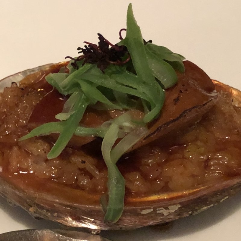 白トリュフオイル入り鮑ご飯(チャイナブルー)