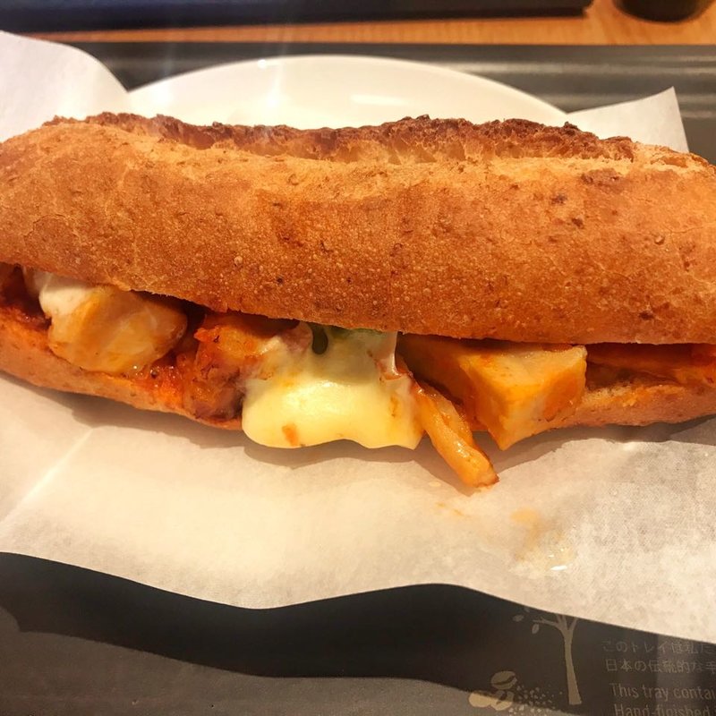 Hitoshi Sugiura×石窯フィローネ チキントマト＆モッツァレラチーズ(スターバックス・コーヒー 木場イトーヨーカドー店)