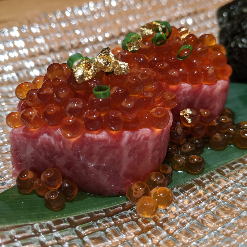 赤身といくらの軍艦(まんぷく 二子玉川店)