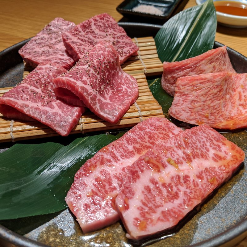 和牛四種盛り合わせ(まんぷく 二子玉川店)