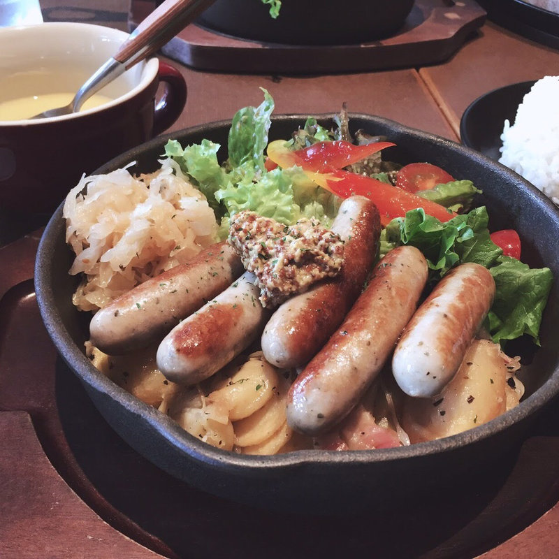 ソーセージ6種盛合せ(SCHMATZ （シュマッツ ビア ダイニング）)