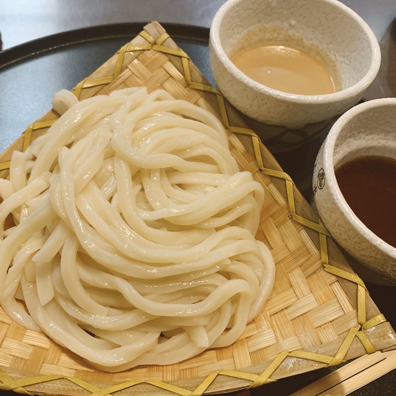 もりうどん　　二色つゆ(田丸屋)