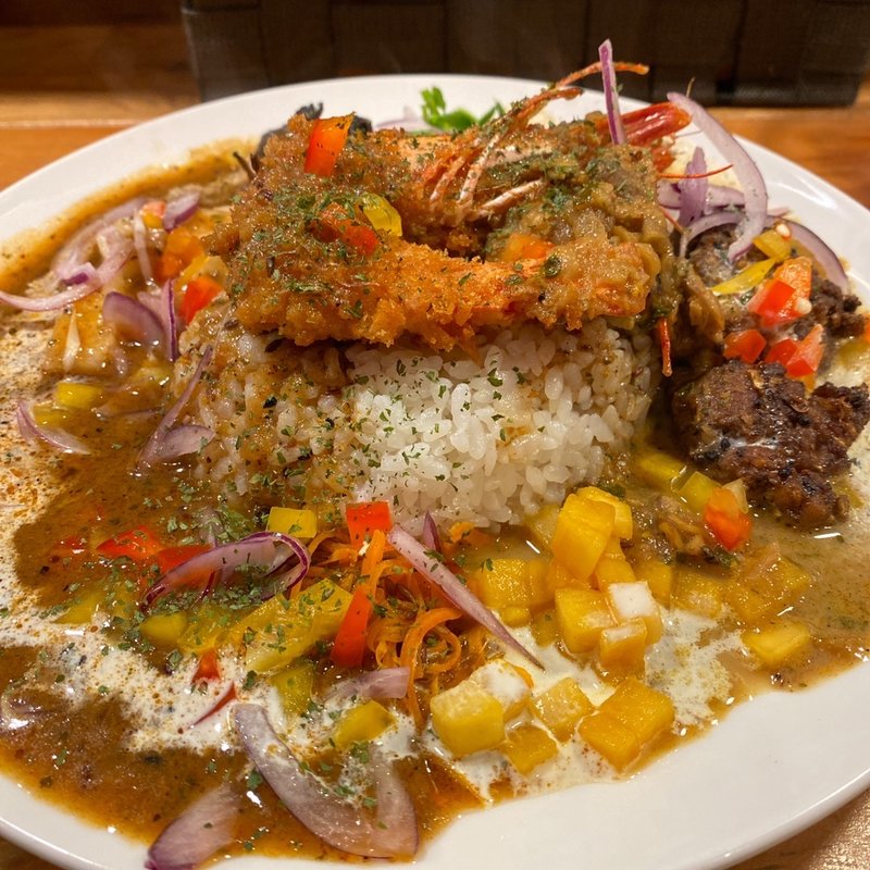 甘エビのビスクとアサリのあいがけカレー(さぼてん食堂 )