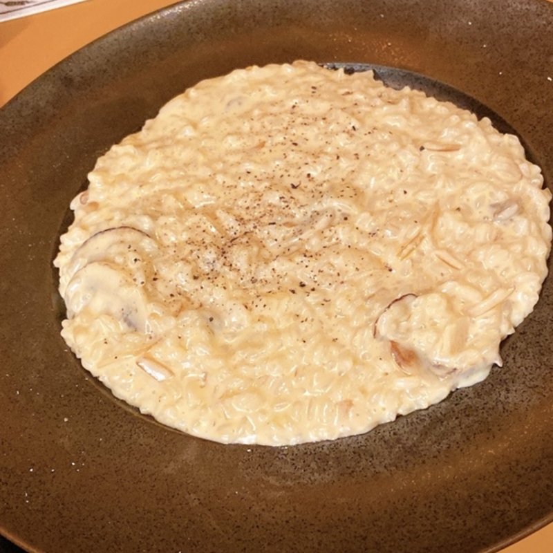  マッシュルームのクリーミーリゾット(Schmatz beer dining yurakucho シュマッツ・ビア・ダイニング 有楽町)