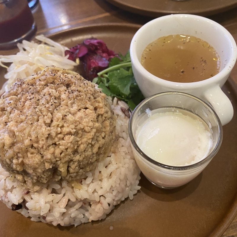 ジンジャーチキンライス(Kaisu Hostel Bar & Table )