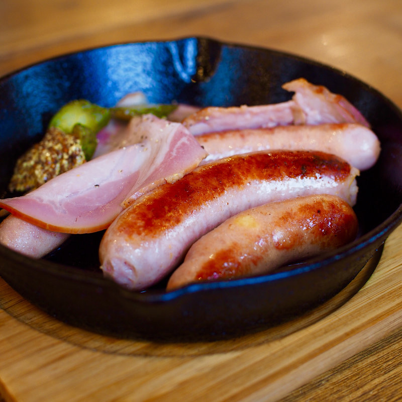 ソーセージ盛り合わせ(箕面ビール WAREHOUSE)