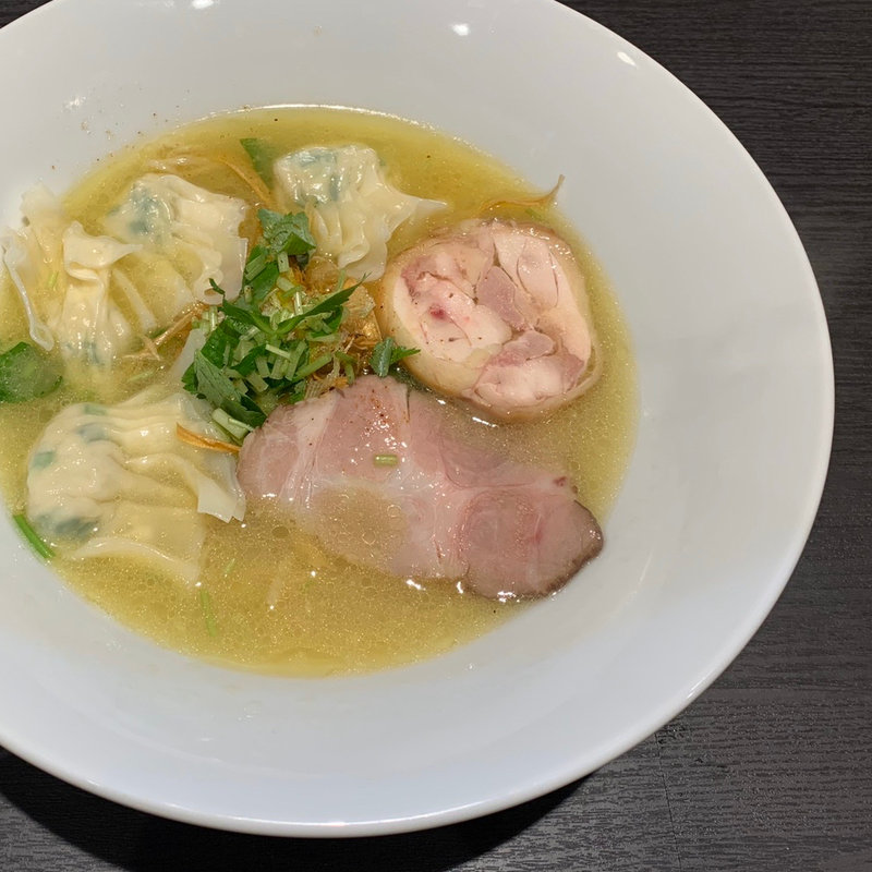白湯ワンタン麺(鶏と鯛のラーメン 白湯製人)